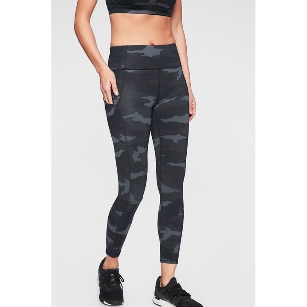 Athleta Camo Contender Leggings Zipper Pockets Size Small Womens Grey Camofluage